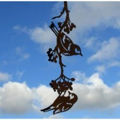 Goudvink Op Tak Lijsterbes